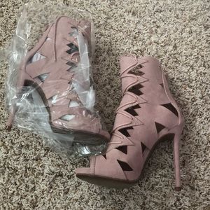 Dusty rose heel